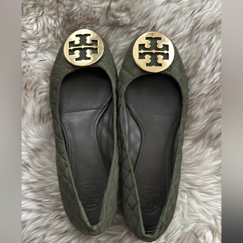 Tory Burch Olive Green Quilted Leather Logo Ballet Flats with Gold Medallions